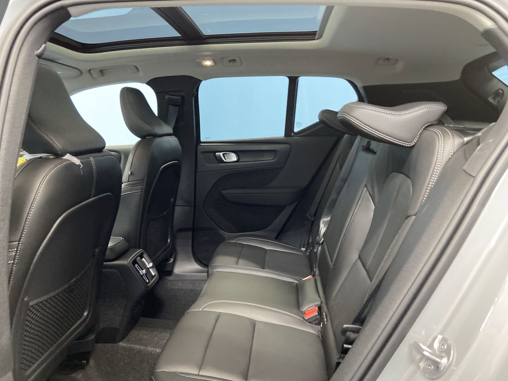 2026 Volvo XC40 Core - Photo 14