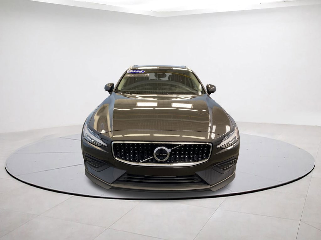 Used 2025 Volvo V60 Cross Country Plus Wagon