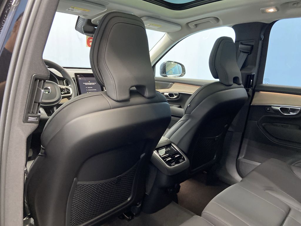 2026 Volvo XC90 Plus - Photo 16