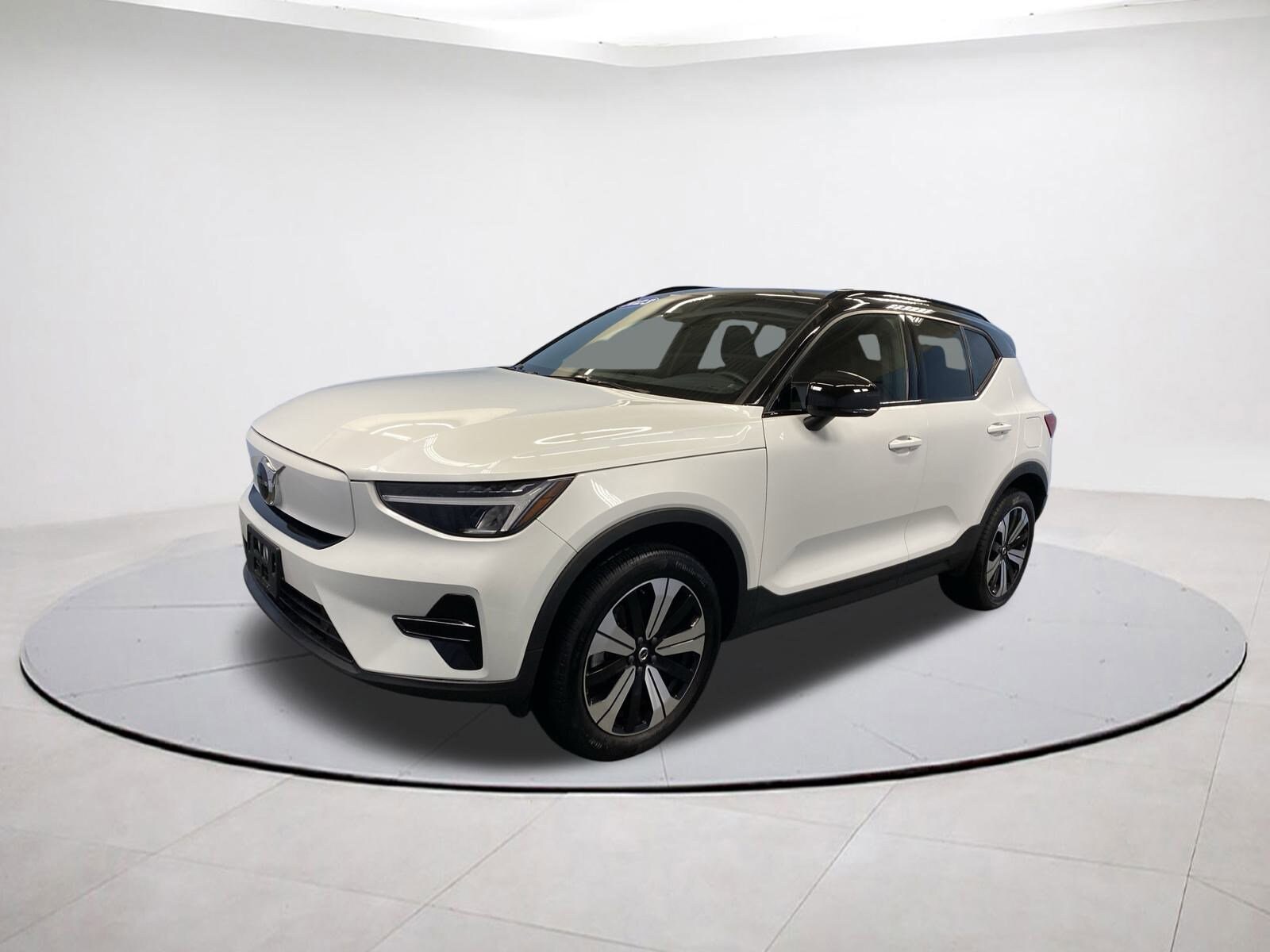 2023 Volvo XC40 Recharge Core photo 3