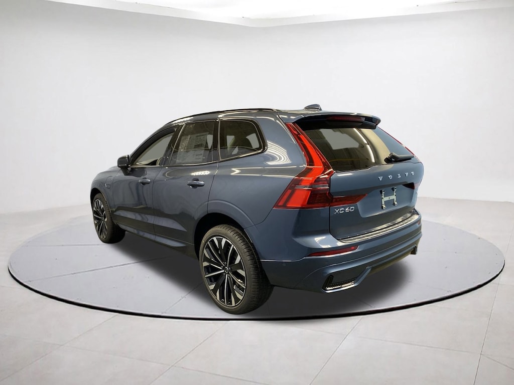 New 2026 Volvo XC60 plug-in hybrid T8 Ultra SUV