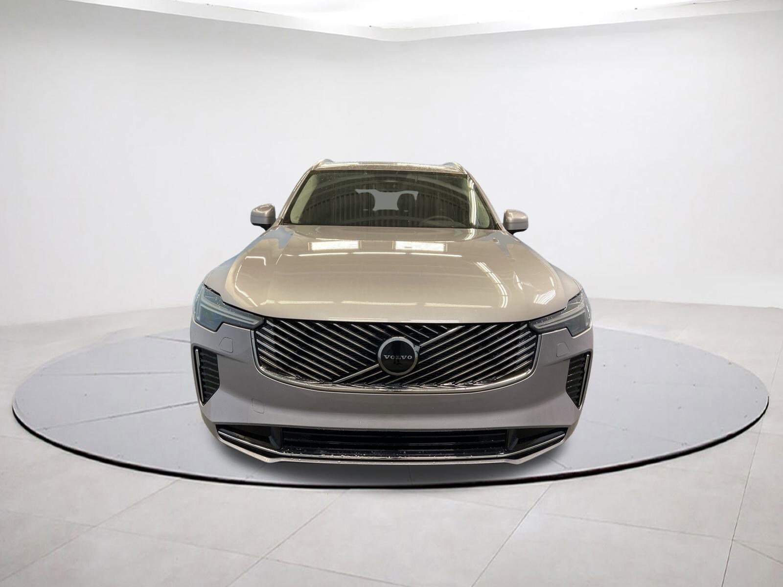 2026 Volvo XC90 B5 Core photo 2