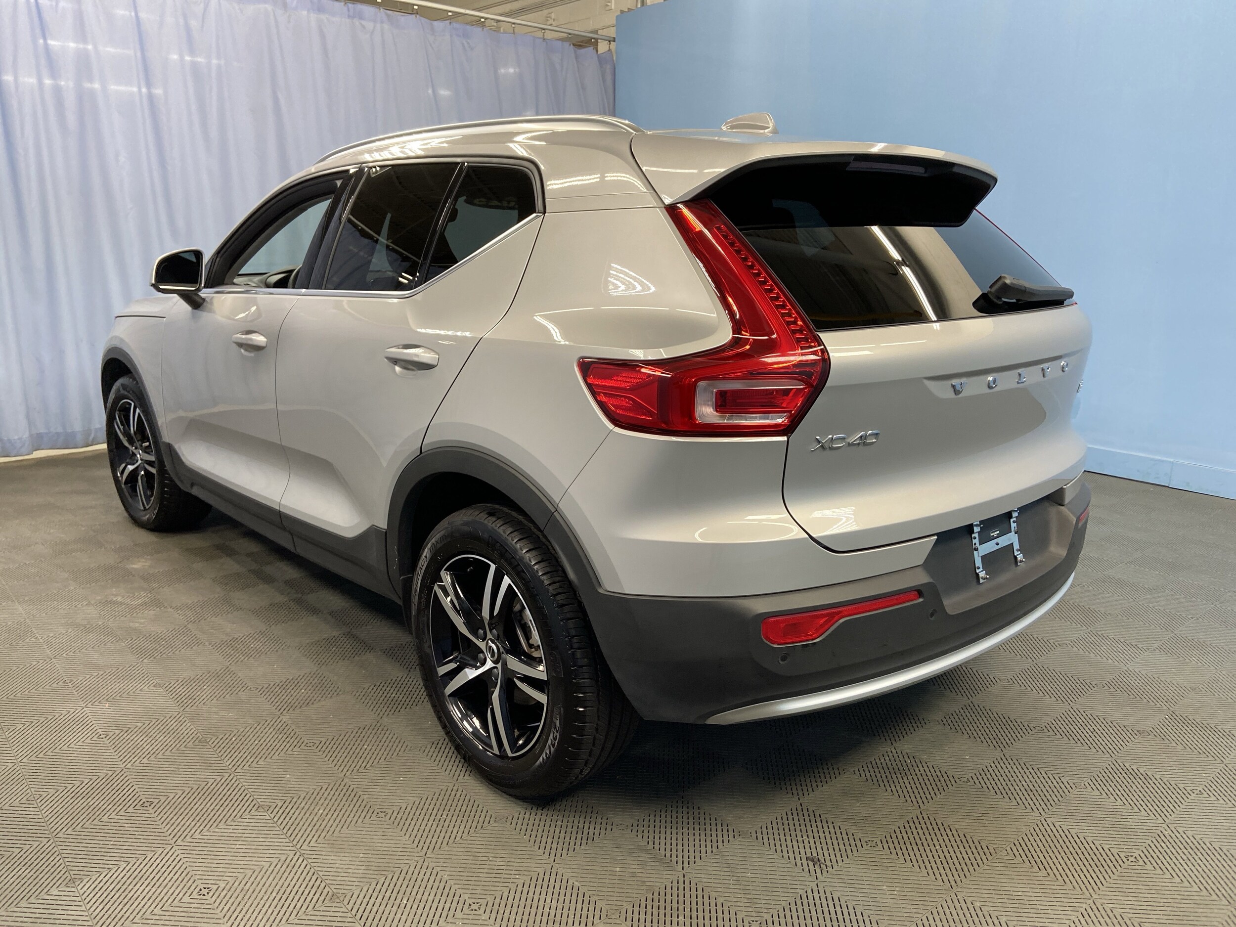 2025 Volvo XC40 Core photo 4