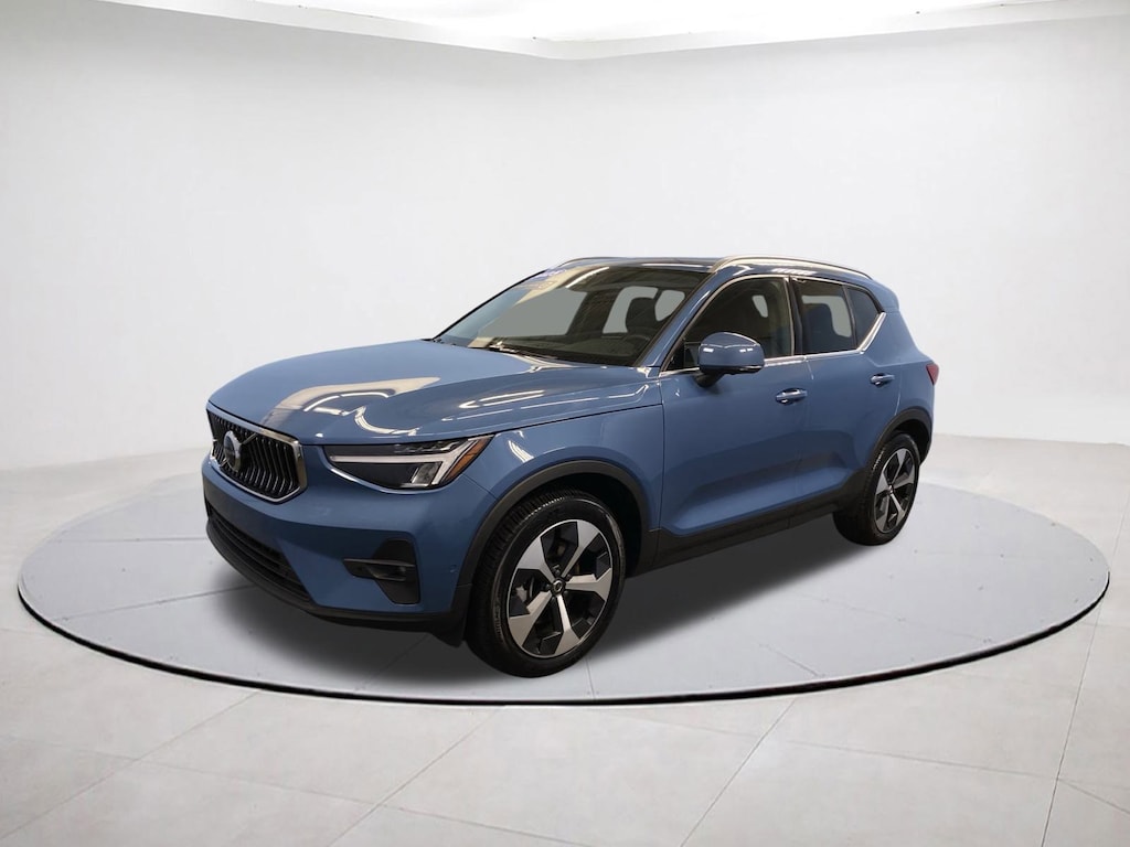 Certified 2025 Volvo XC40 Plus Bright Theme SUV