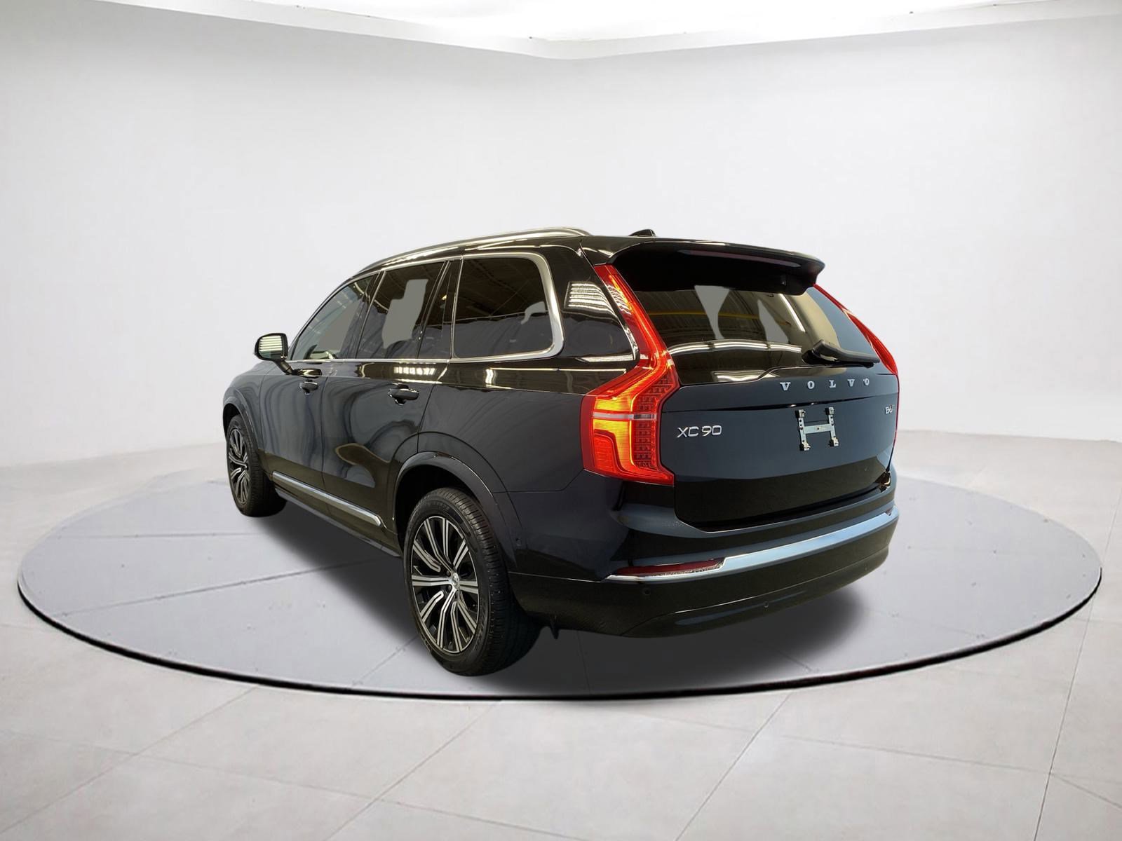 2024 Volvo XC90 Plus photo 3