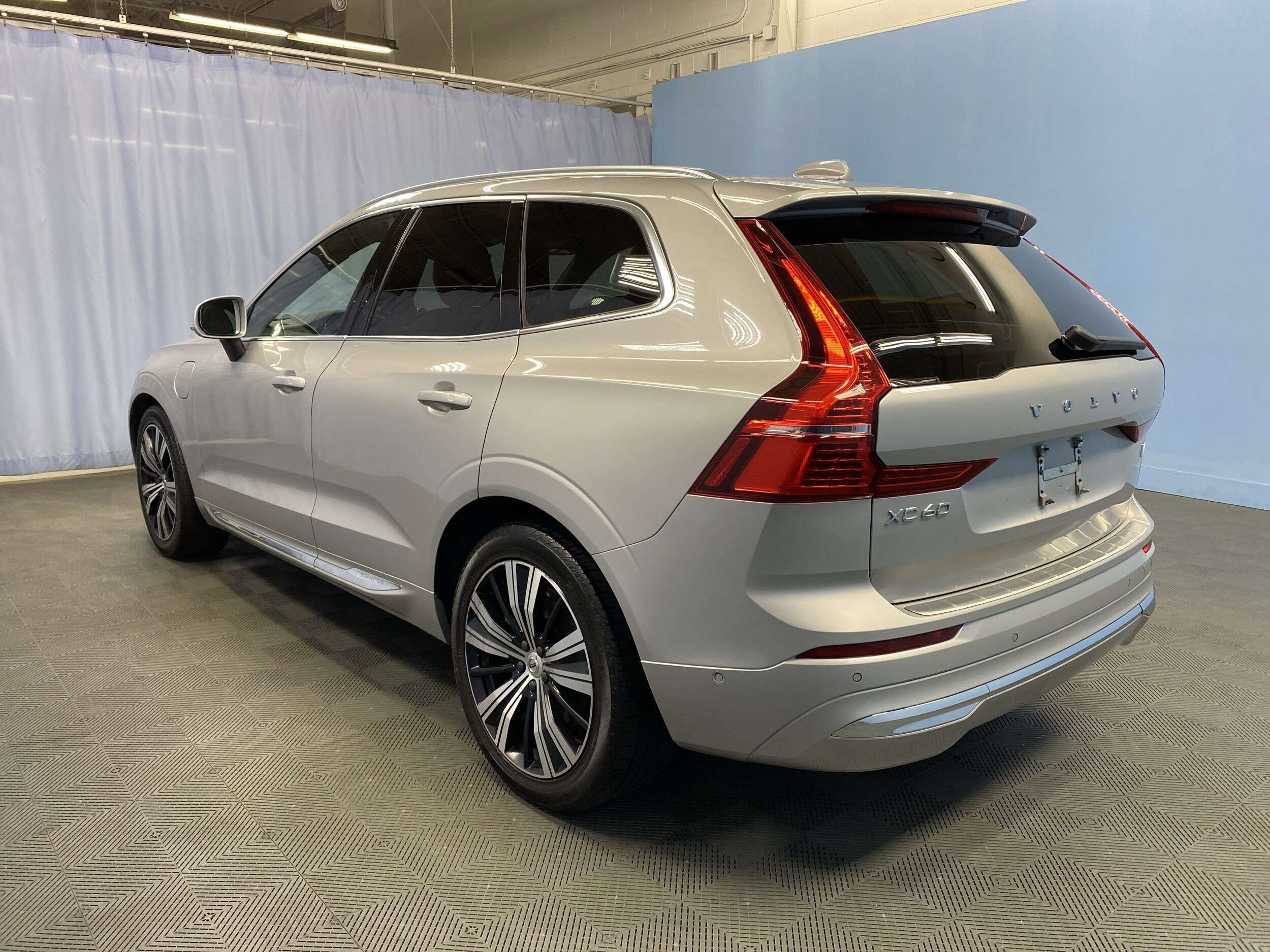 2022 Volvo XC60 Recharge Hybrid Inscription photo 4
