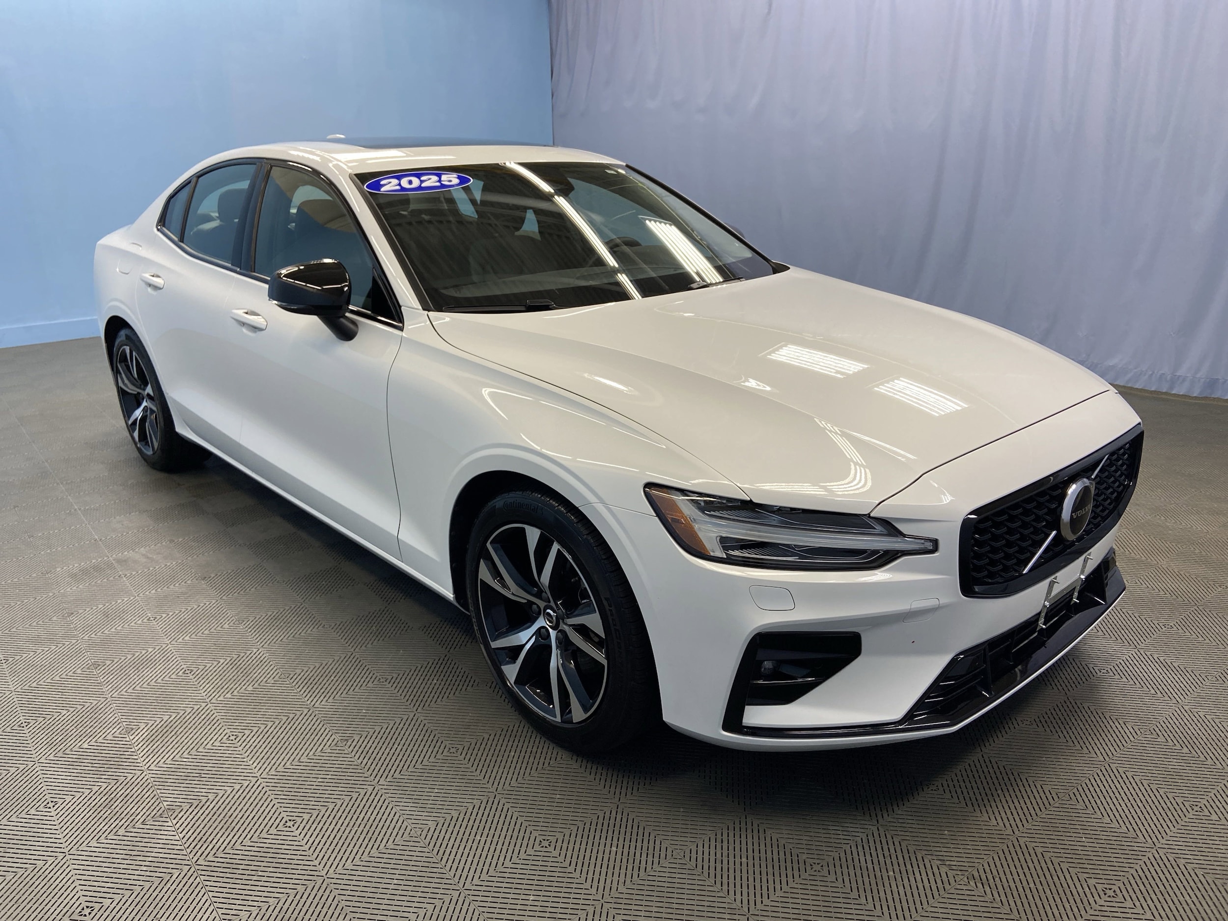 2025 Volvo S60 Sedan 