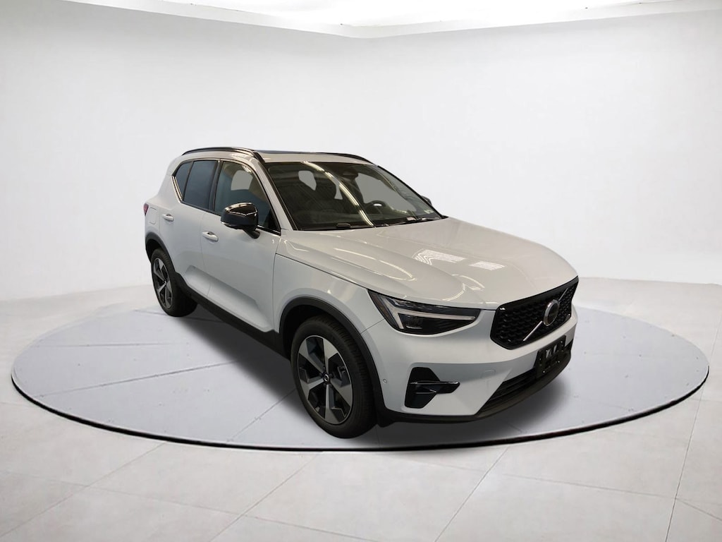 New 2026 Volvo XC40 B5 Plus SUV