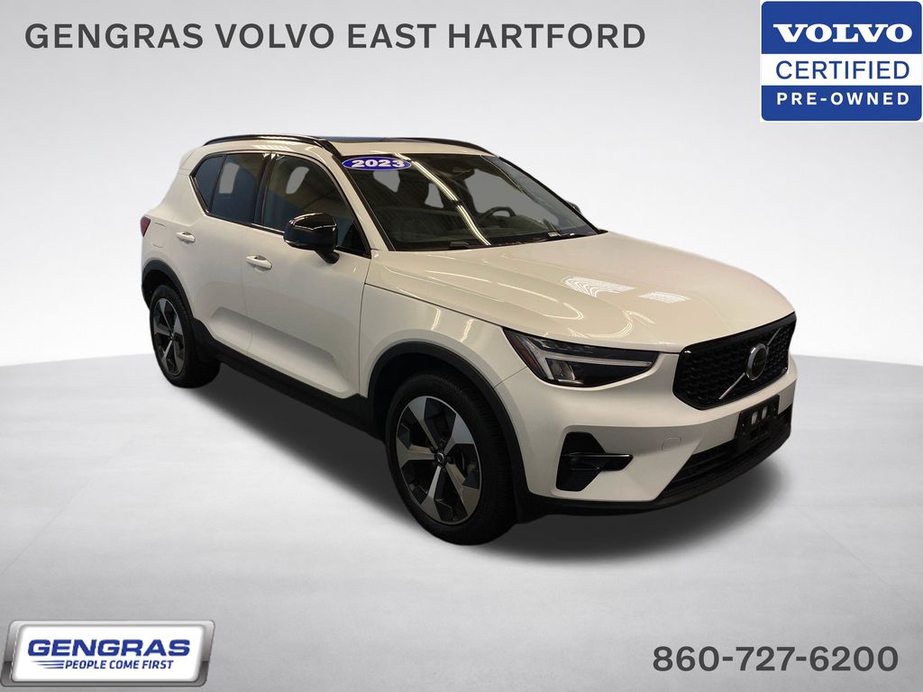 2023 Volvo XC40 SUV 