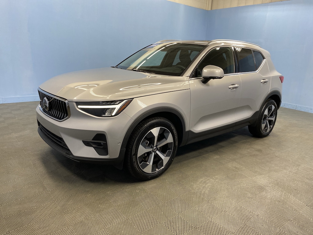 Used 2025 Volvo XC40 Plus Bright Theme SUV