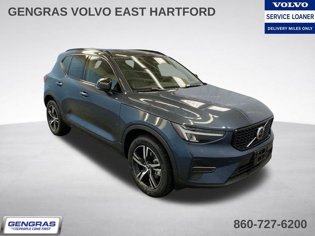 2026 Volvo XC40 B5 Core Dark AWD's photo