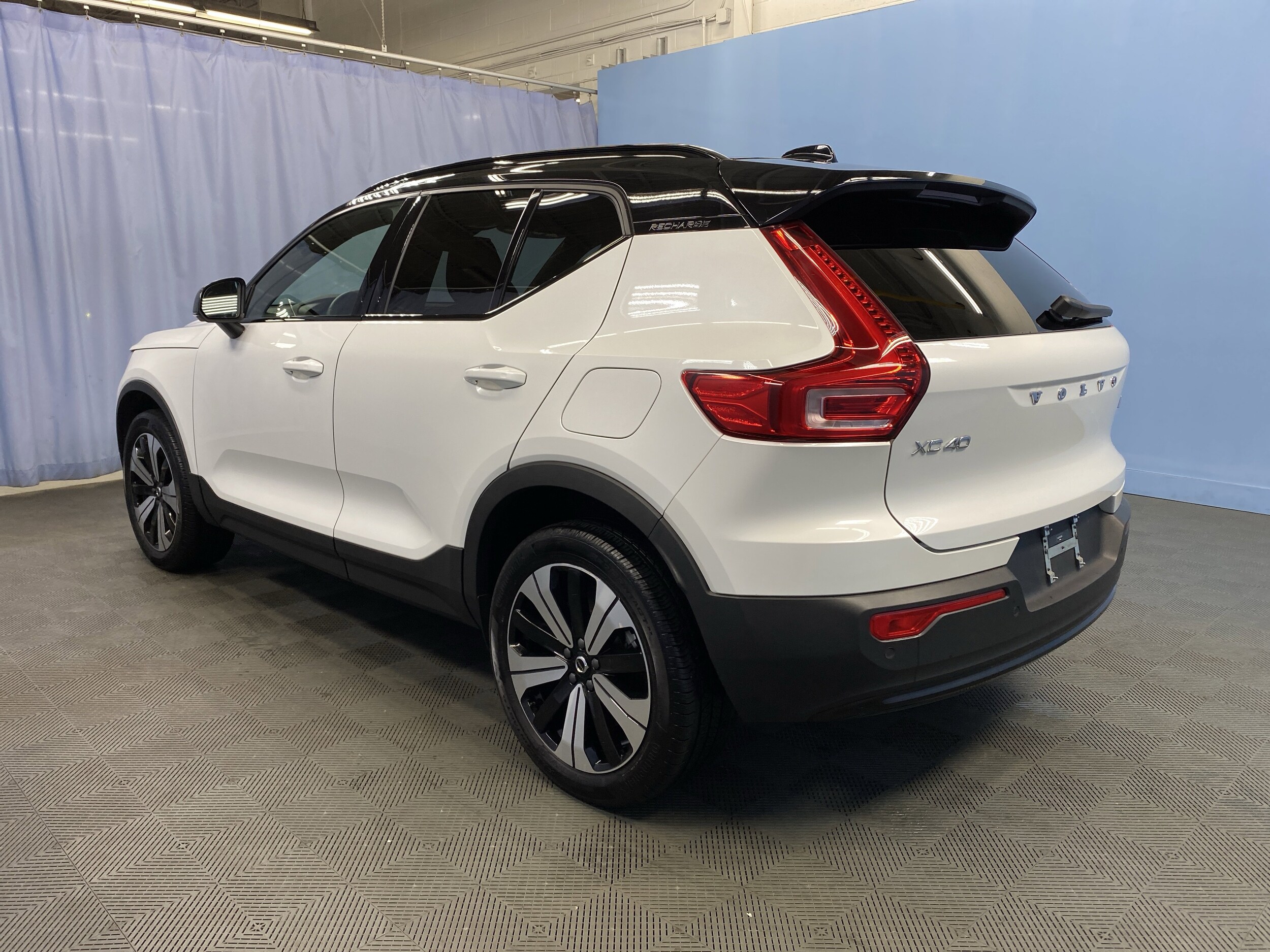 2023 Volvo XC40 Recharge Core photo 4
