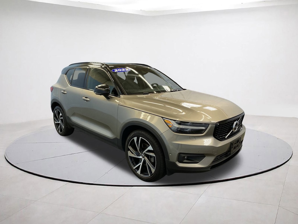 Certified 2022 Volvo XC40 R-Design SUV