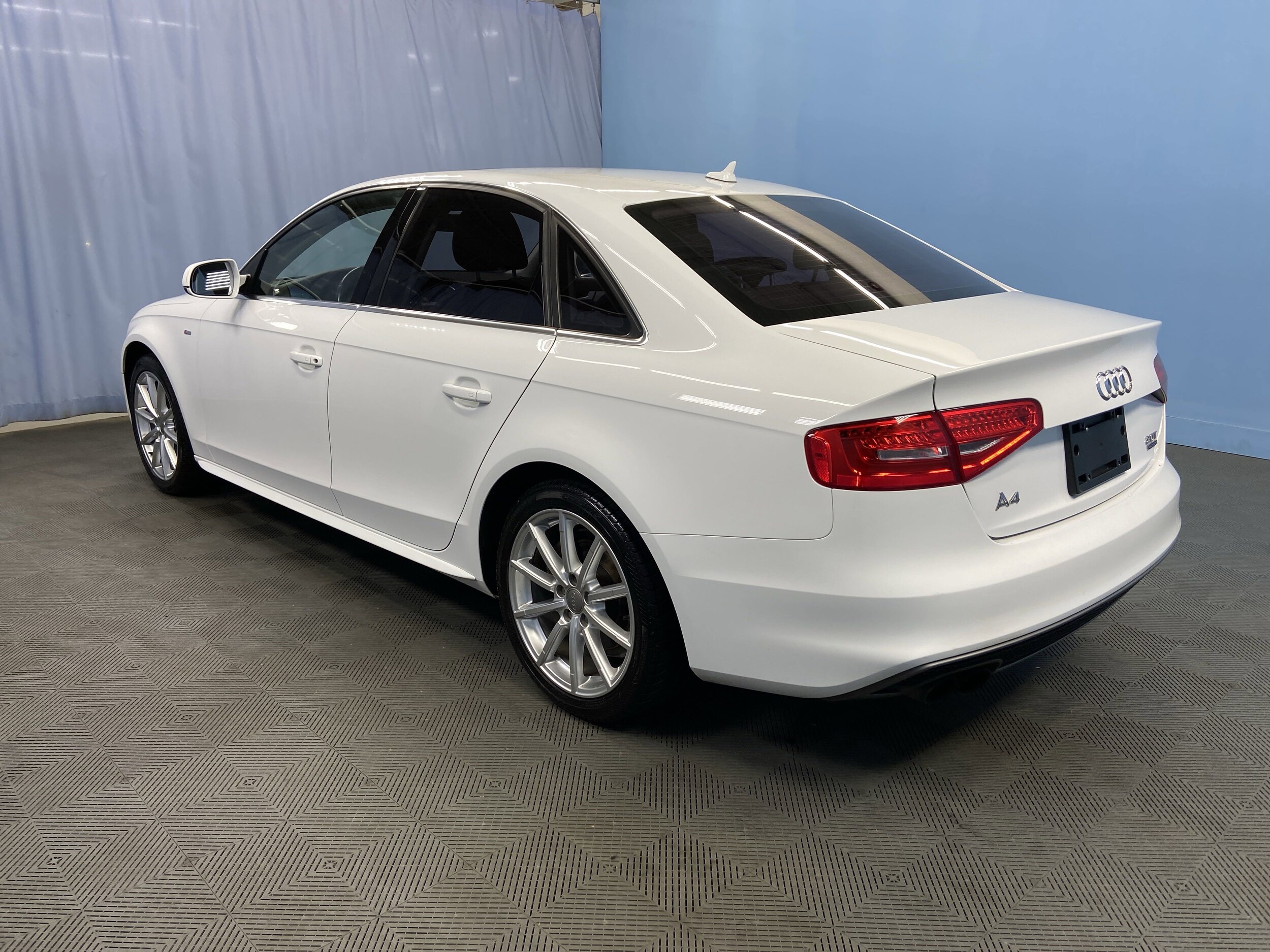 2016 Audi A4 2.0T Premium Quattro photo 4