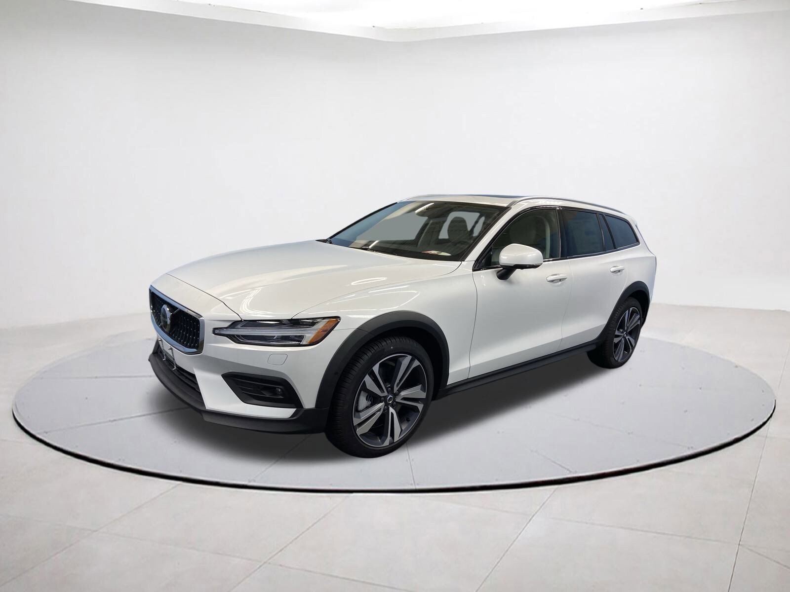 2026 Volvo V60 Cross Country B5 Plus photo 3