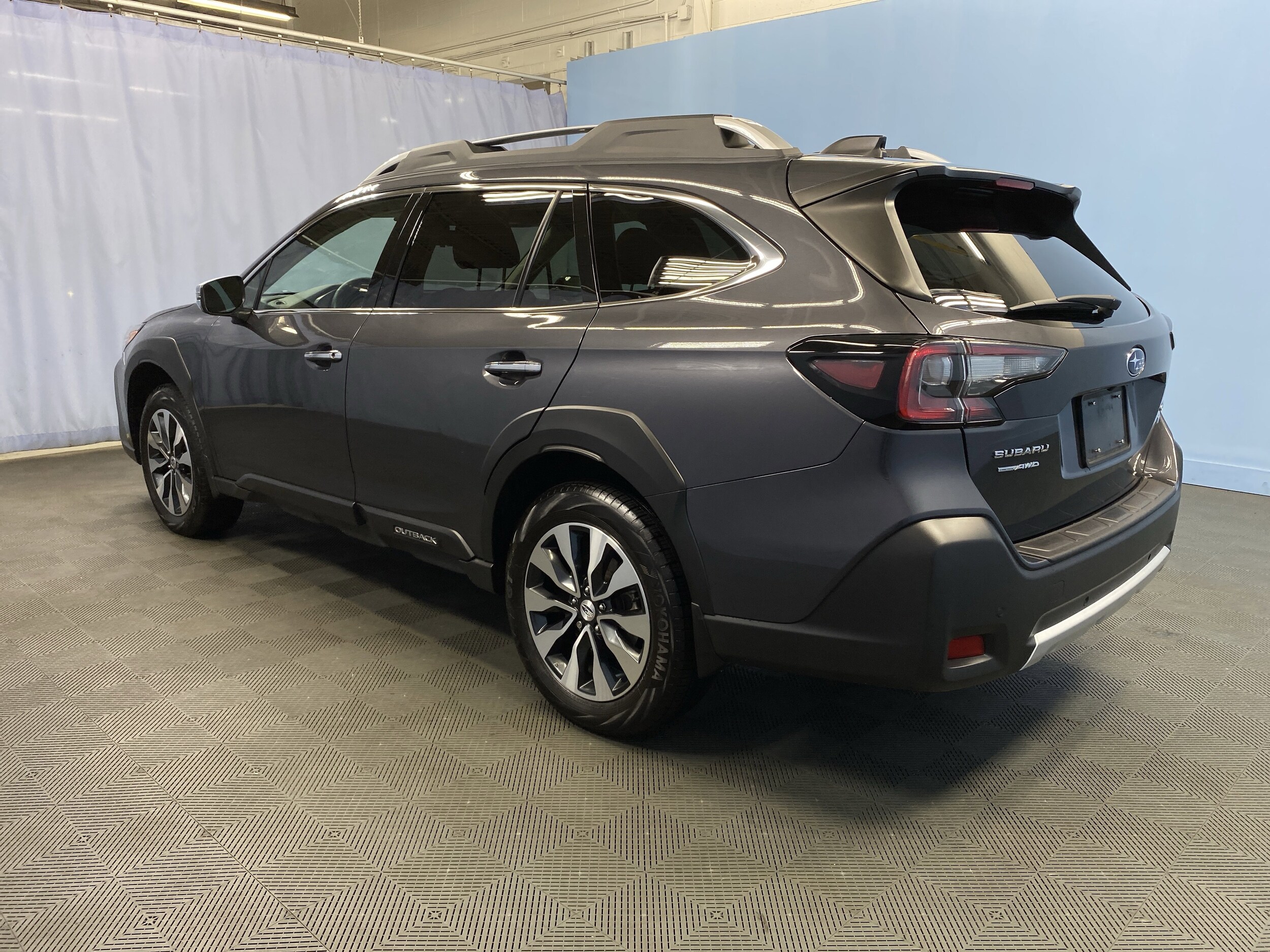 2024 Subaru Outback Touring photo 3