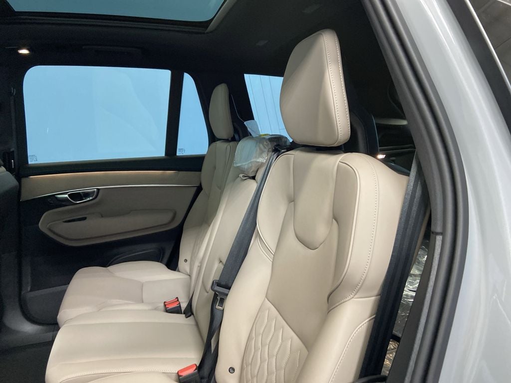 2026 Volvo XC90 Core - Photo 15