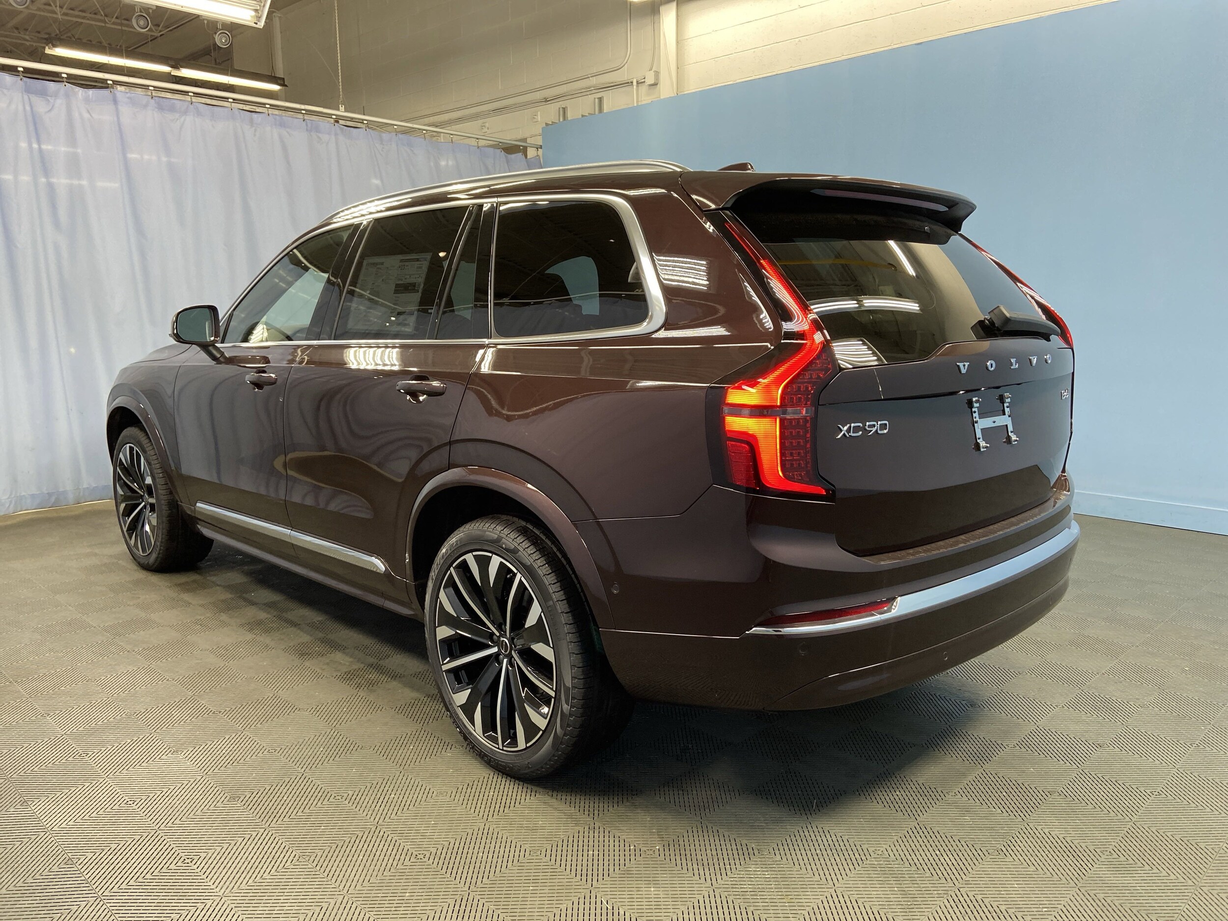 2026 Volvo XC90 Plus photo 4