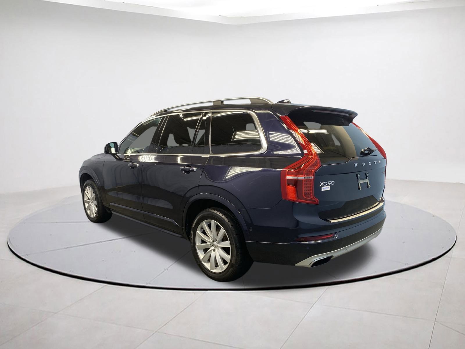 2017 Volvo XC90 Momentum photo 4