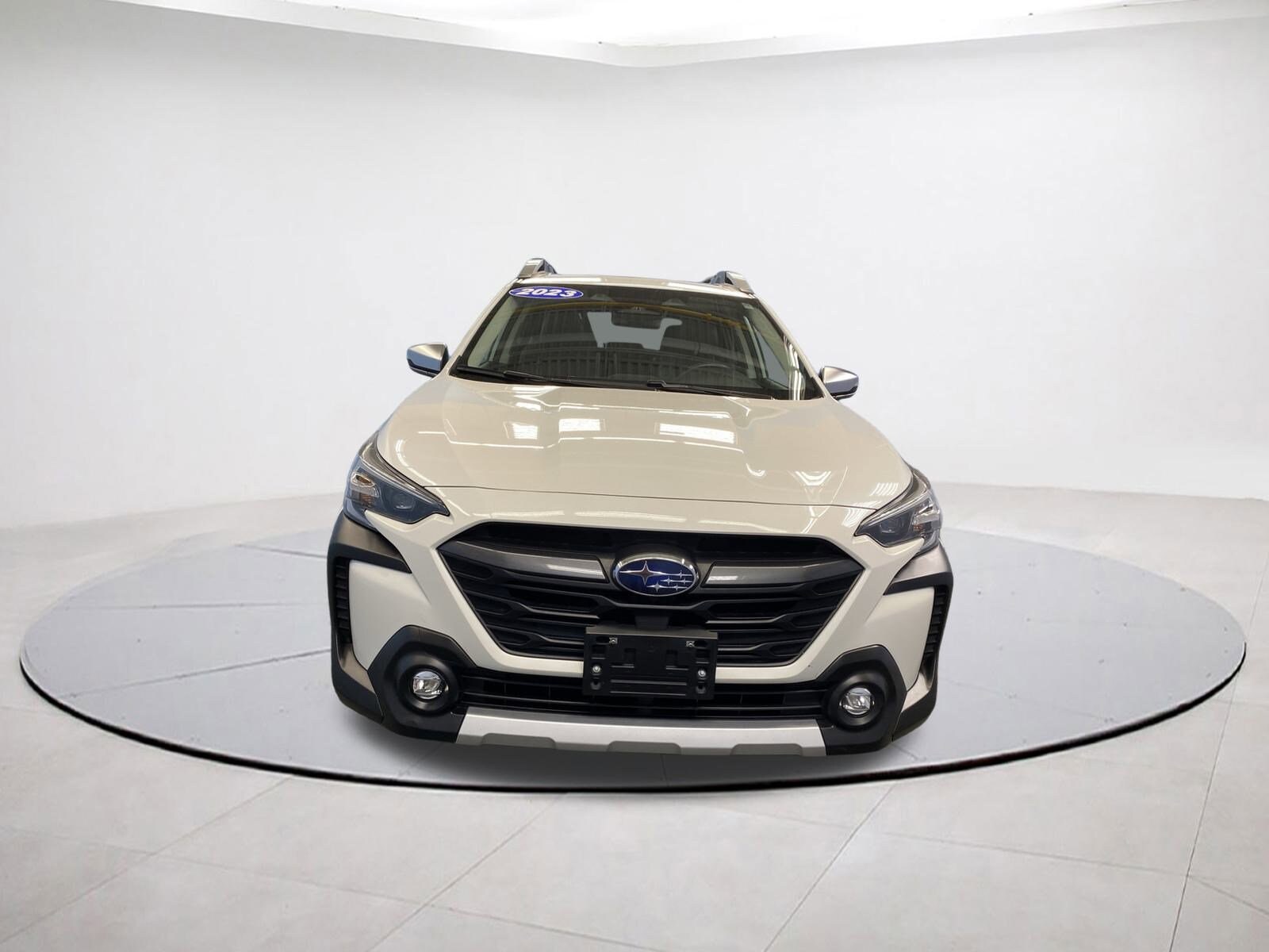 2023 Subaru Outback Touring XT photo 2