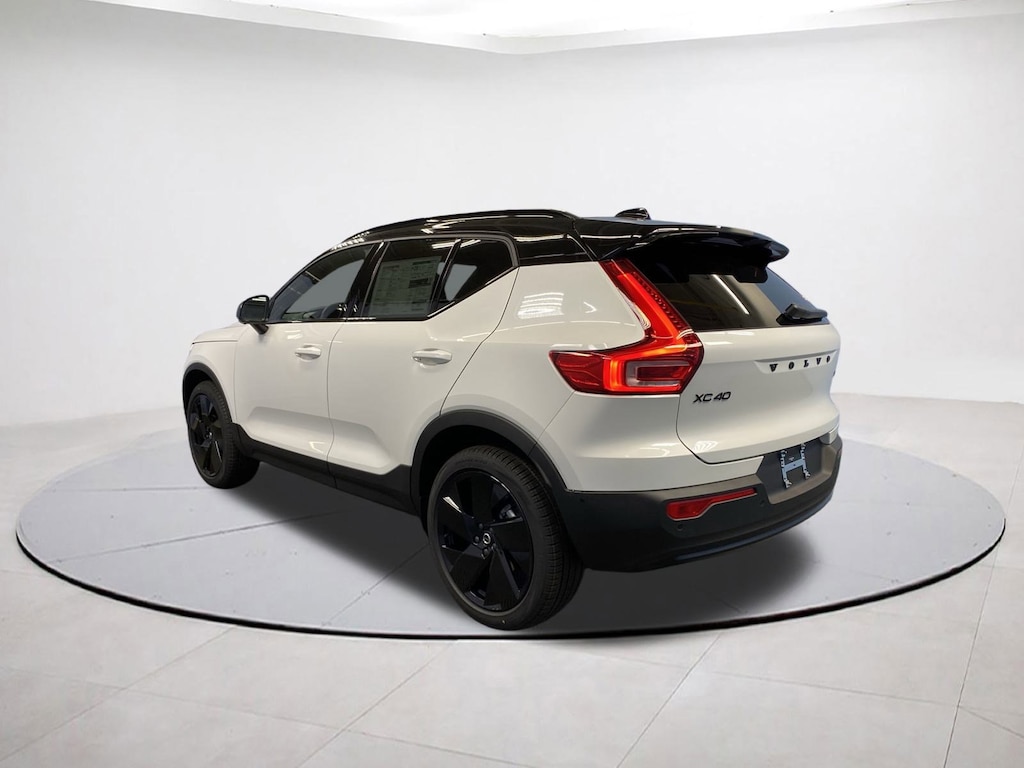 New 2026 Volvo XC40 B5 Ultra Black Edition SUV
