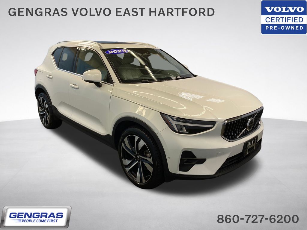2023 Volvo XC40 B5 Plus Bright AWD's photo