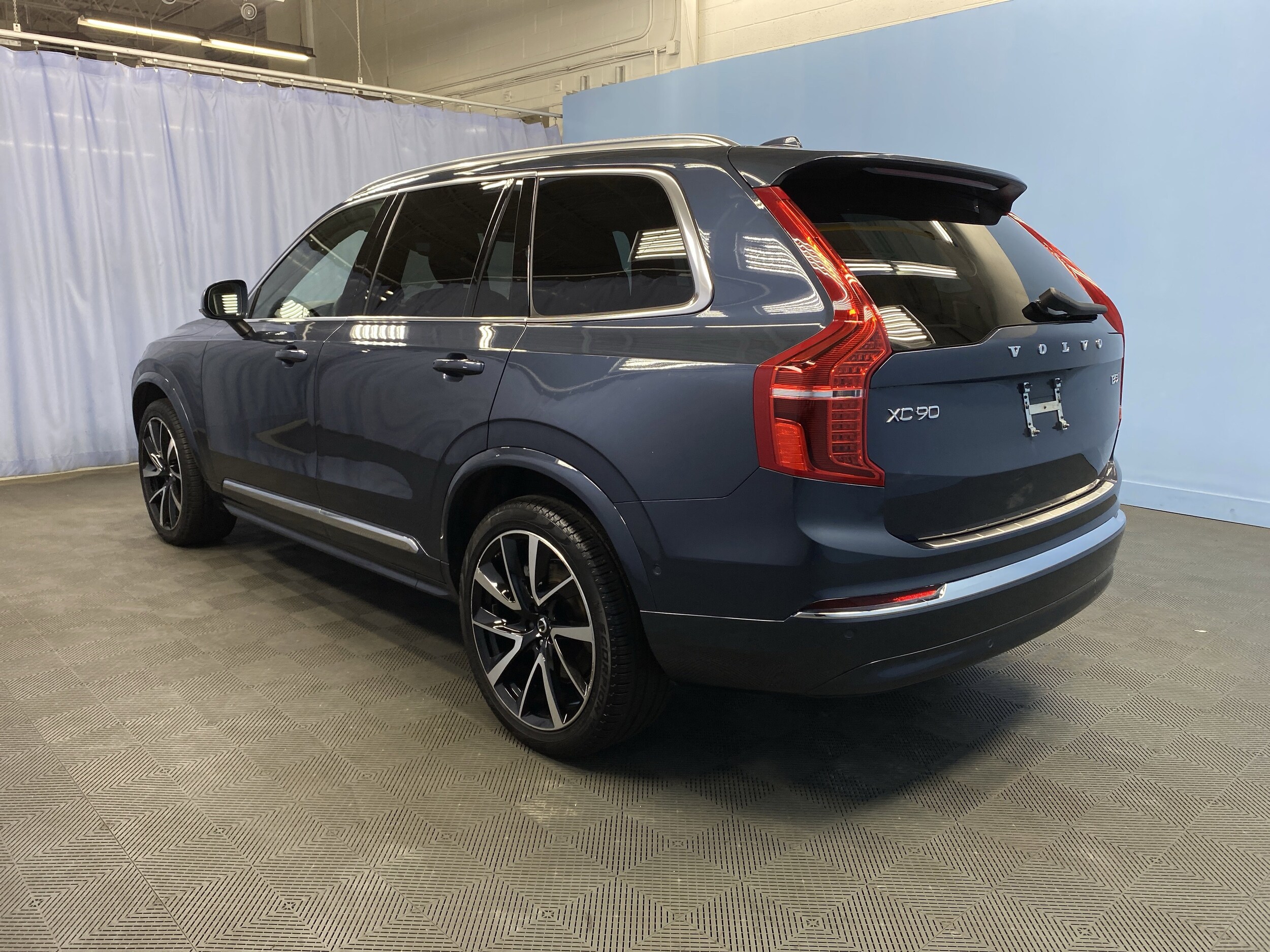 2024 Volvo XC90 Plus photo 3
