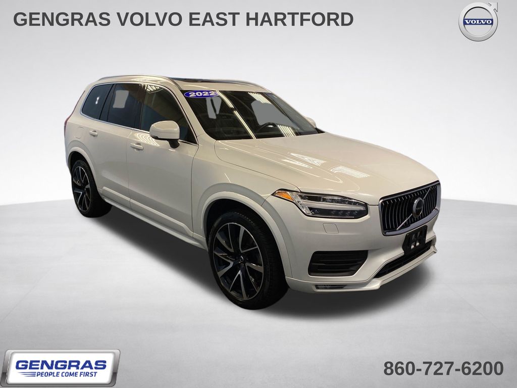 2022 Volvo XC90 T6 Momentum AWD's photo