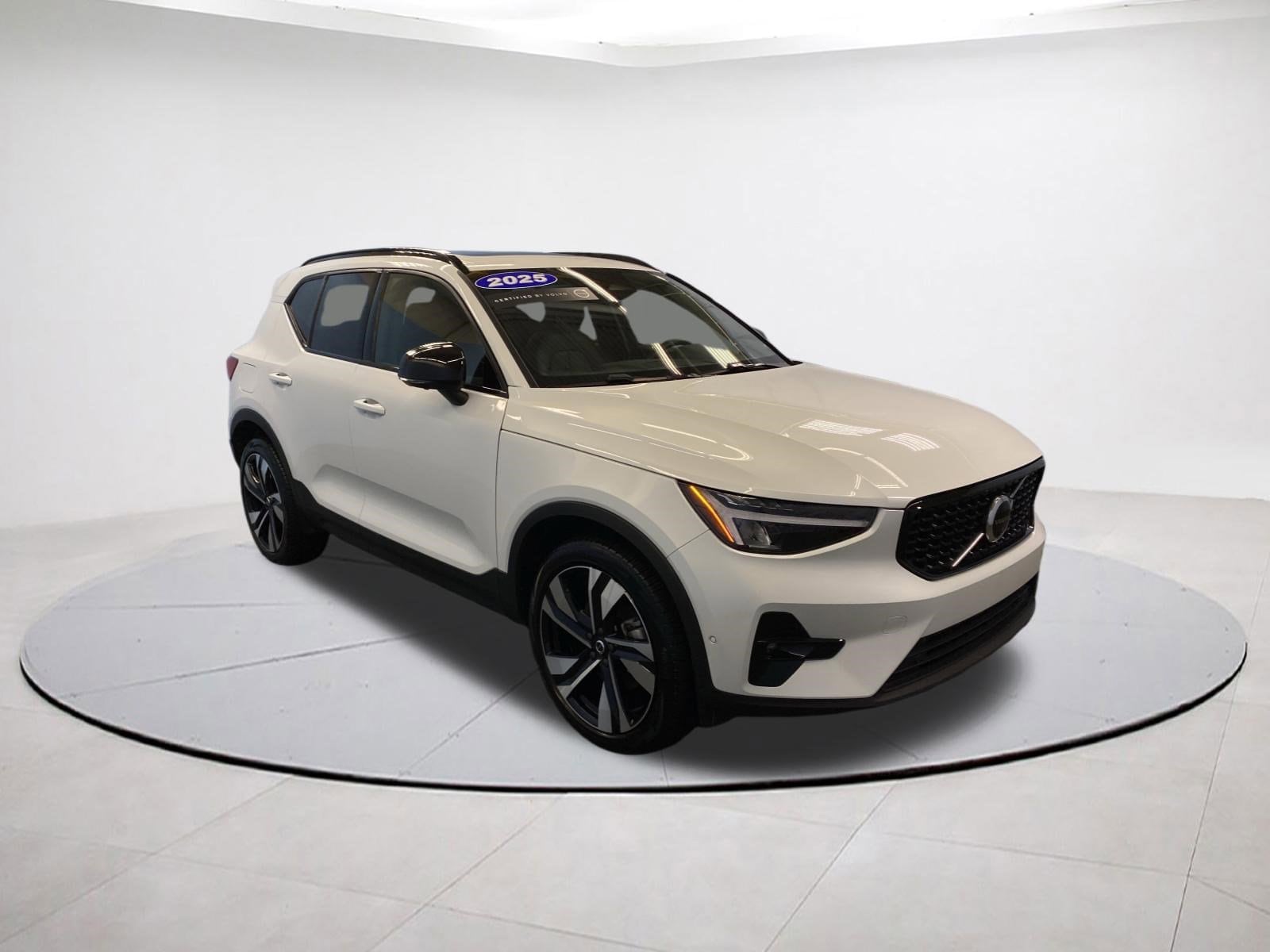 2025 Volvo XC40 Plus
