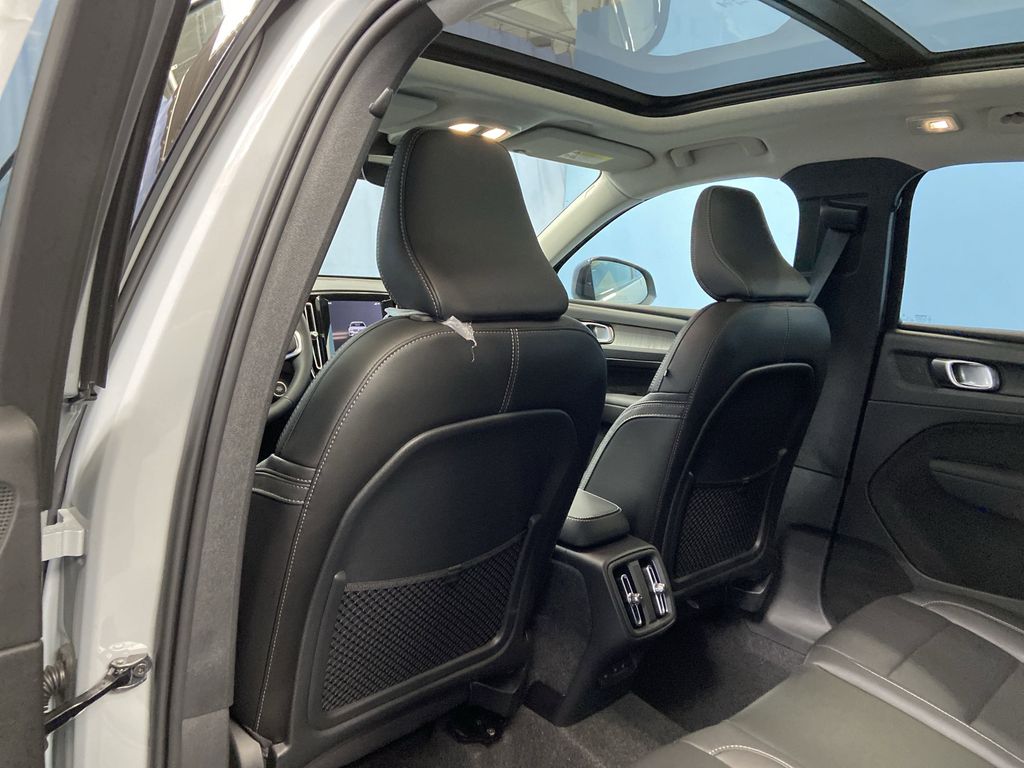2026 Volvo XC40 Core - Photo 15
