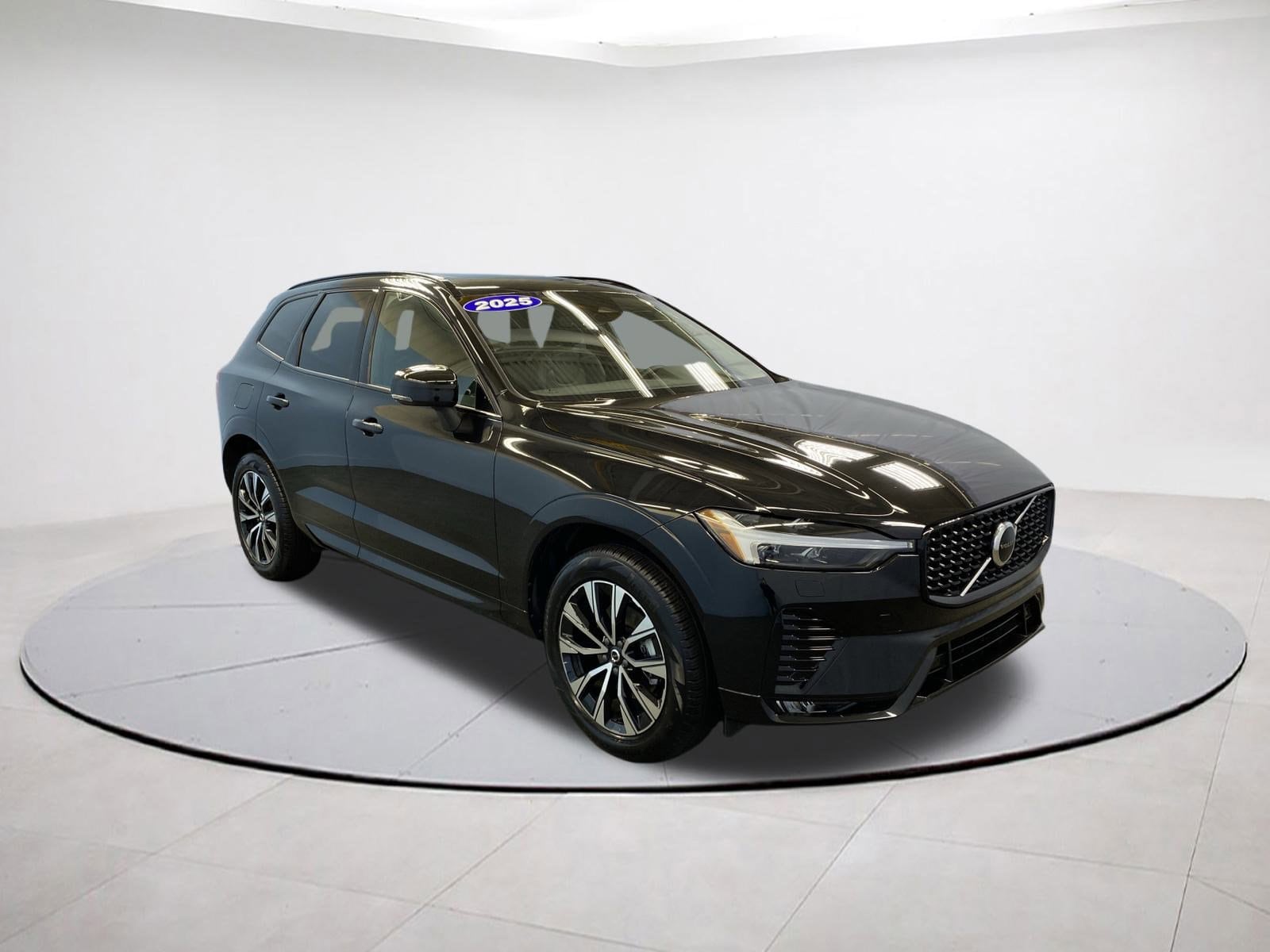 2025 Volvo XC60 Core's photo