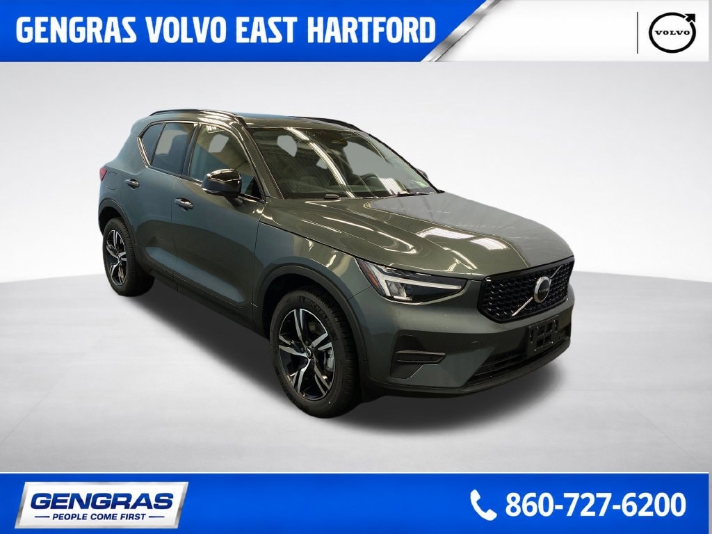 2026 Volvo XC40 Core