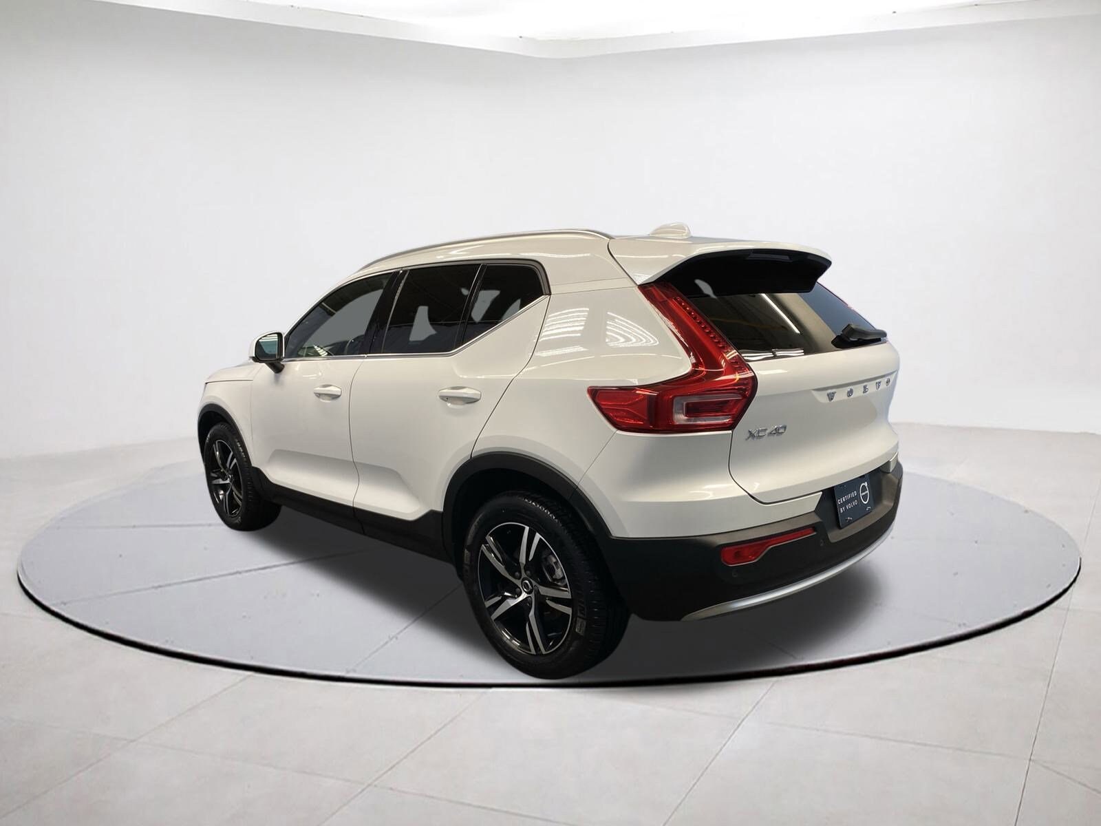 2025 Volvo XC40 Core photo 4