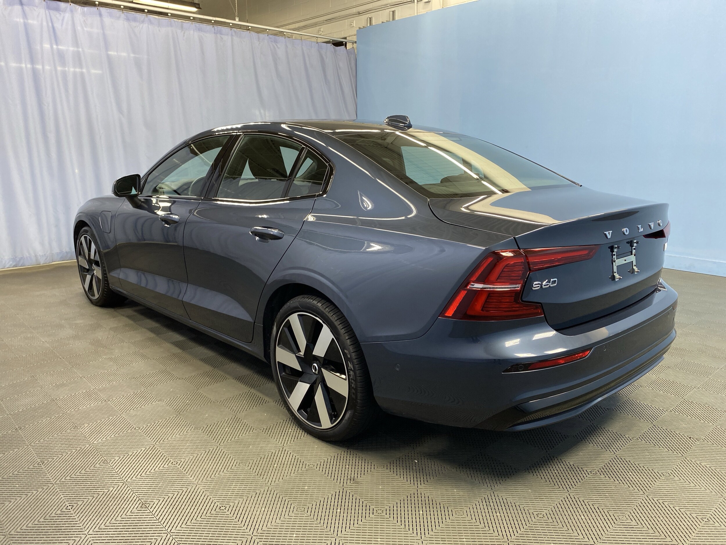 2024 Volvo S60 Recharge Ultimate photo 4