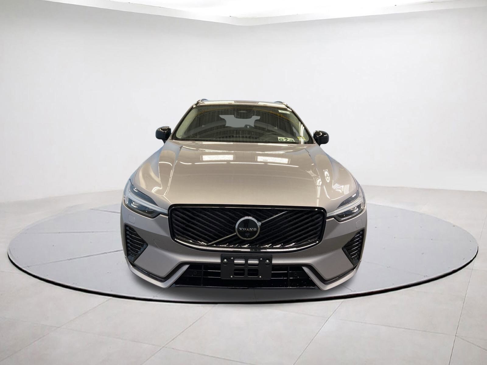 2026 Volvo XC60 B5 Plus photo 2