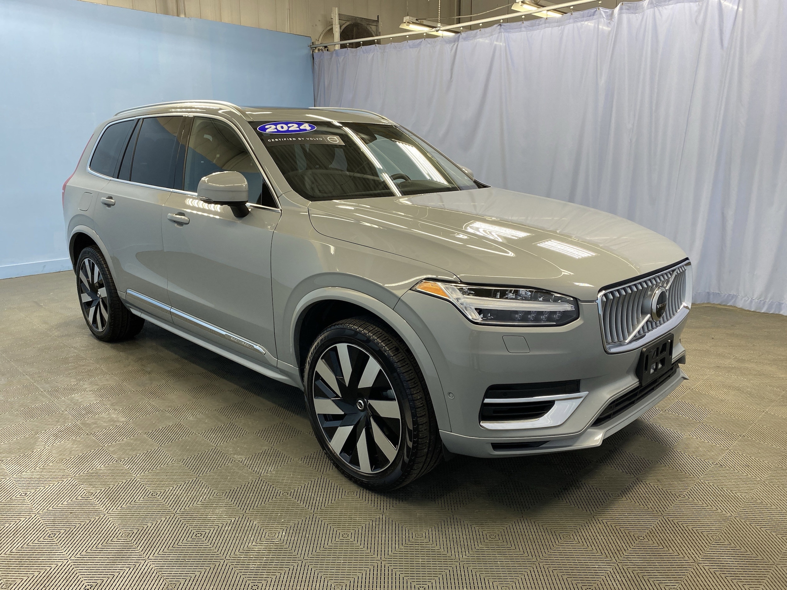 2024 Volvo XC90 Plus's photo