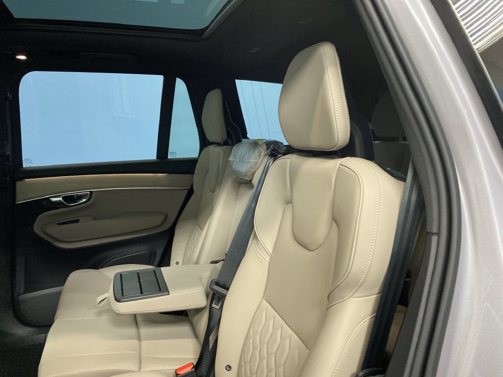 2026 Volvo XC90 Plus - Photo 15