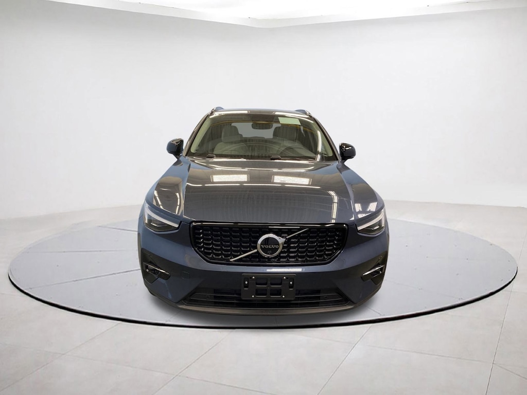 New 2026 Volvo XC40 B5 Ultra SUV