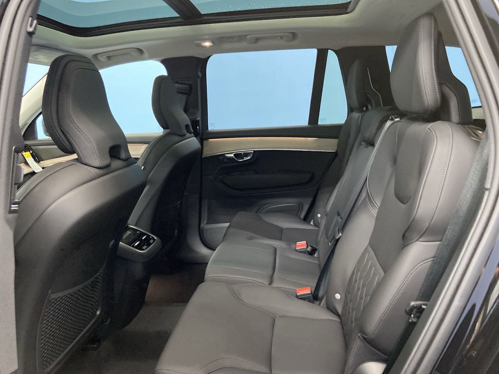 2026 Volvo XC90 Plus - Photo 13