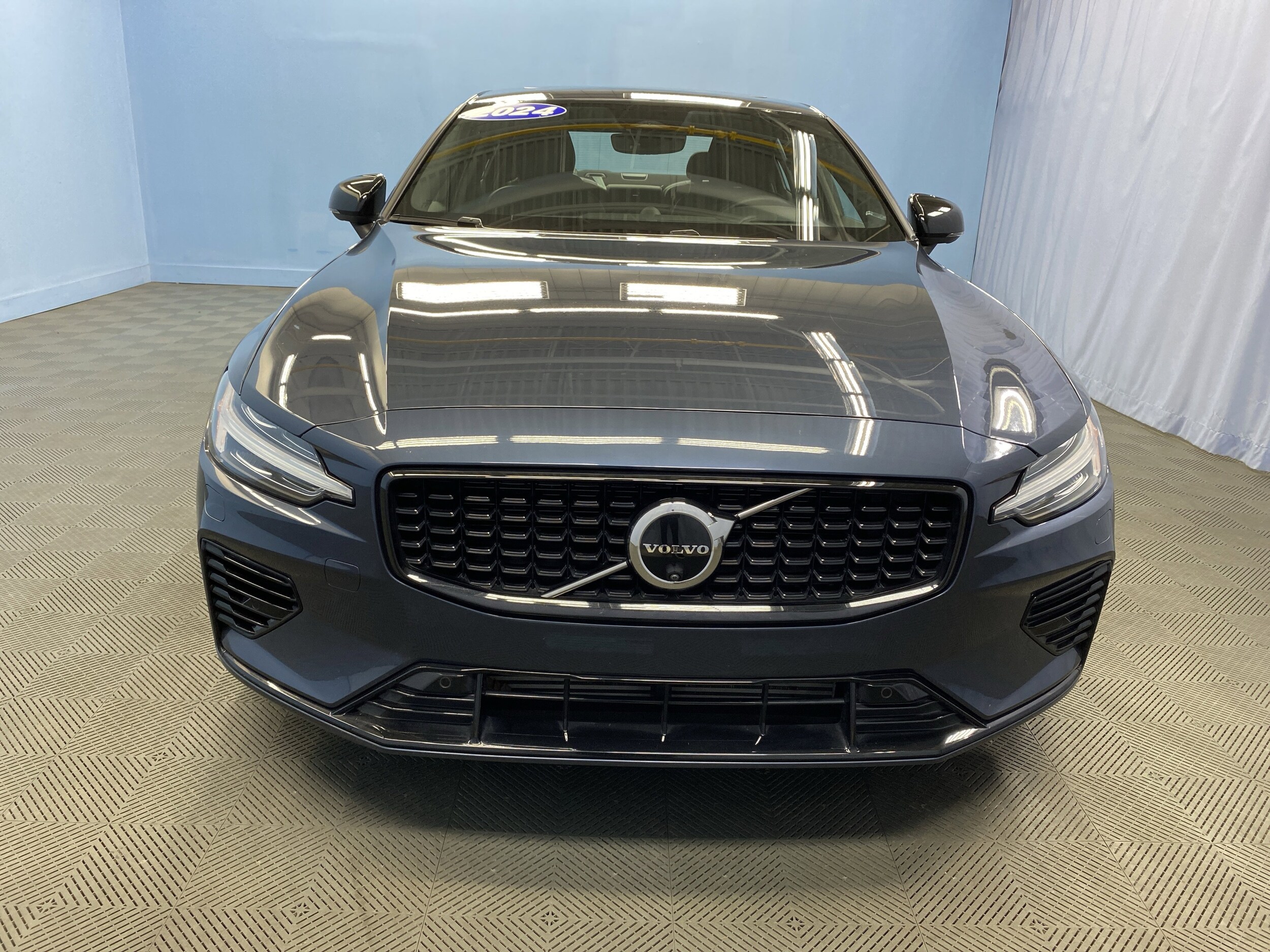 2024 Volvo S60 Recharge Ultimate photo 2