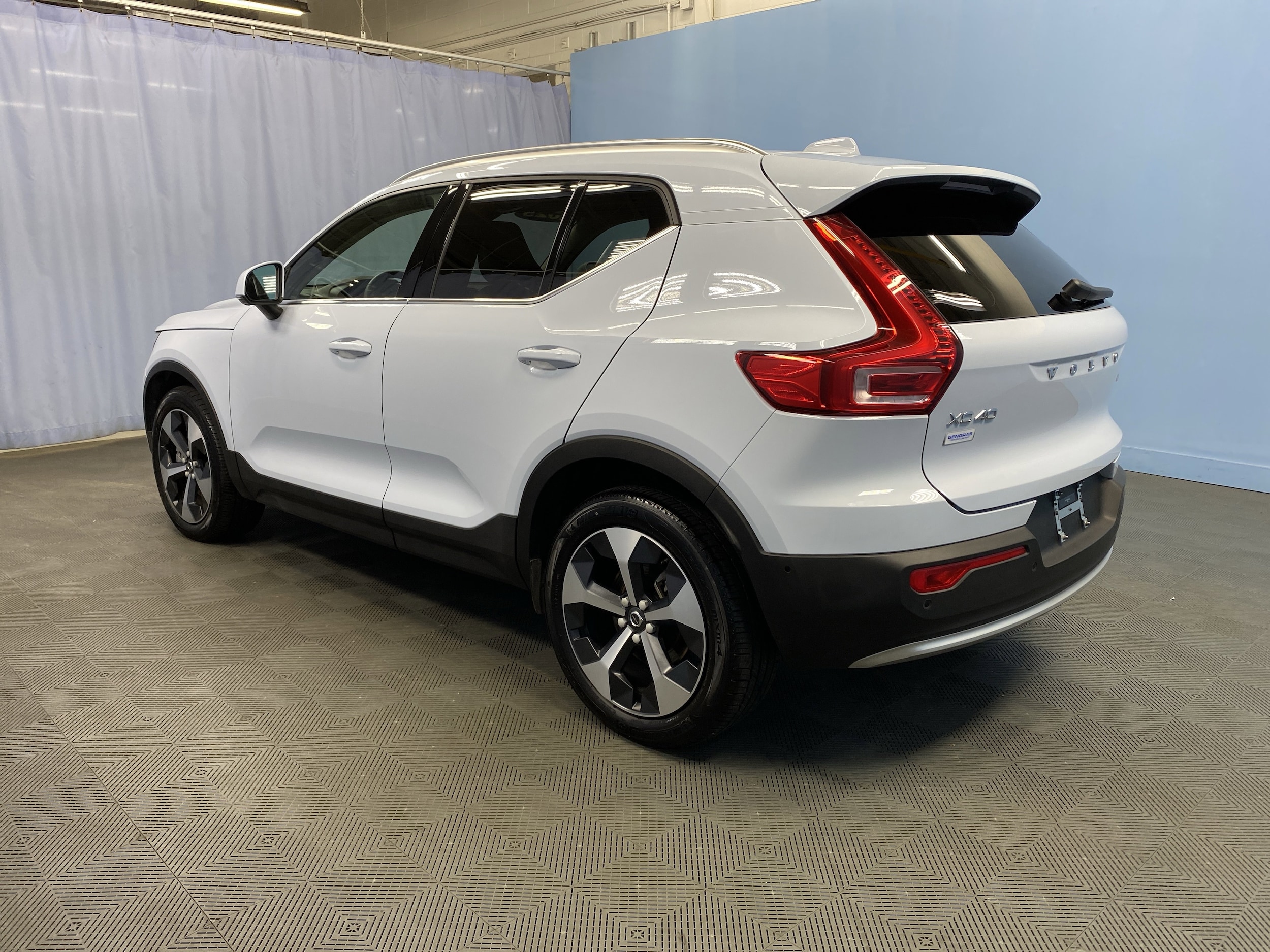 2025 Volvo XC40 Plus photo 3