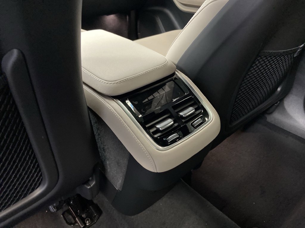 2026 Volvo XC90 Core - Photo 17