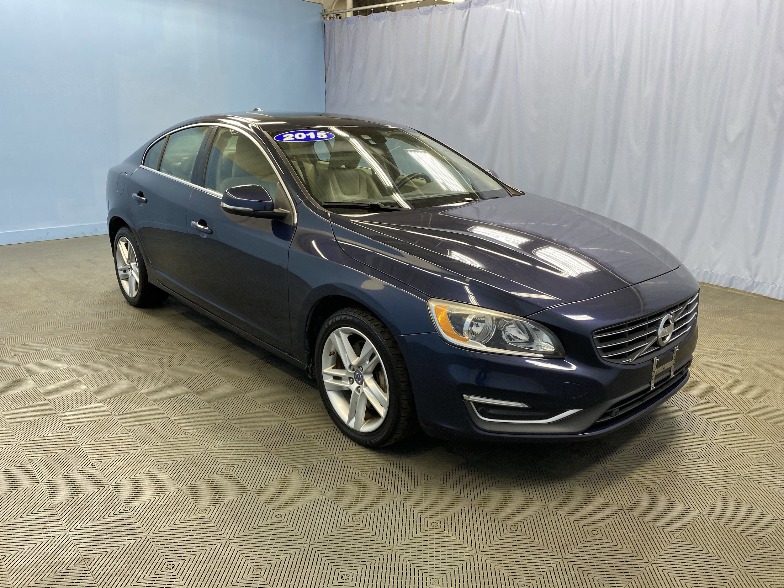 2015 Volvo S60 T5 Platinum's photo