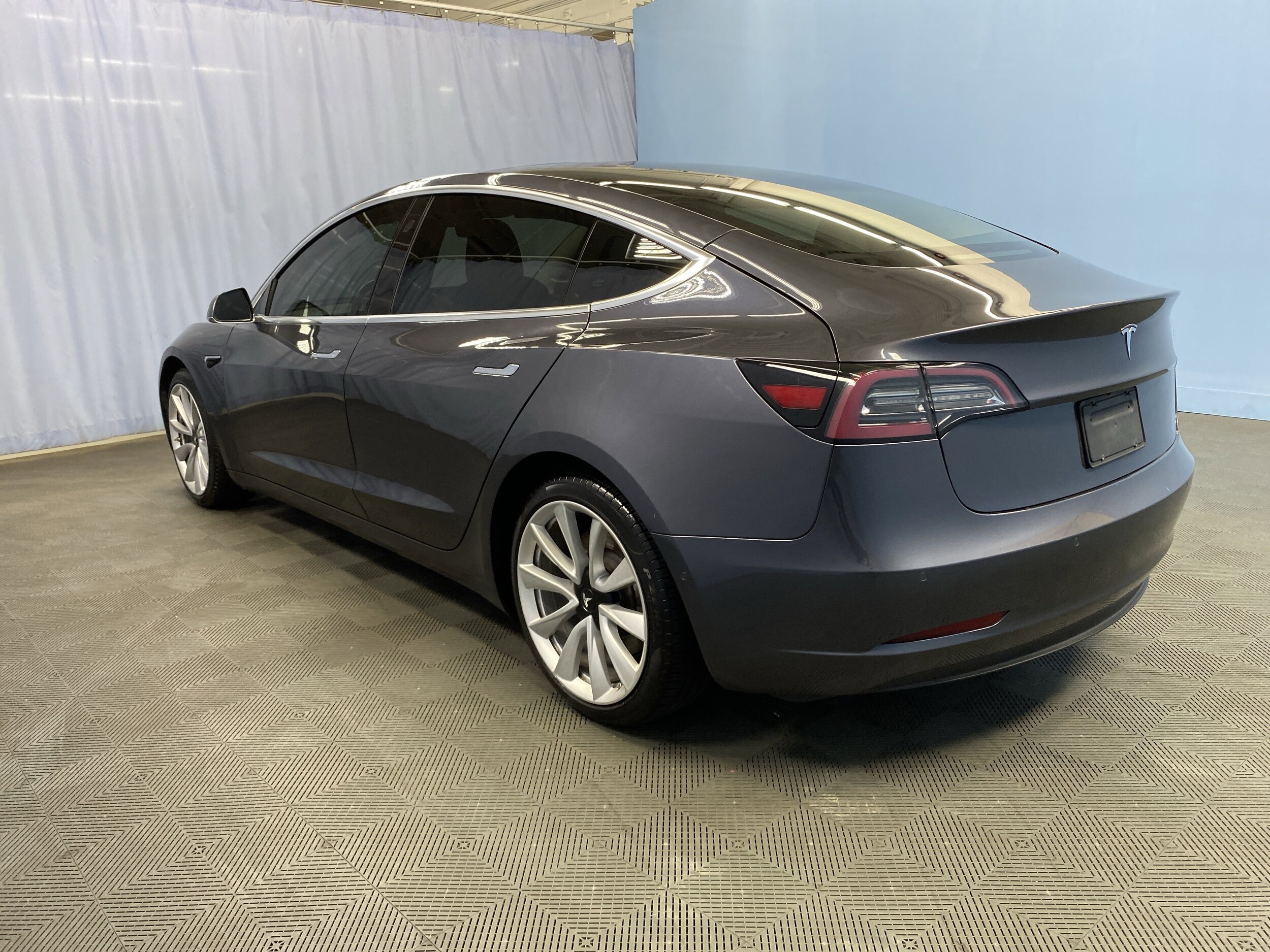2018 Tesla Model 3 Long Range photo 4