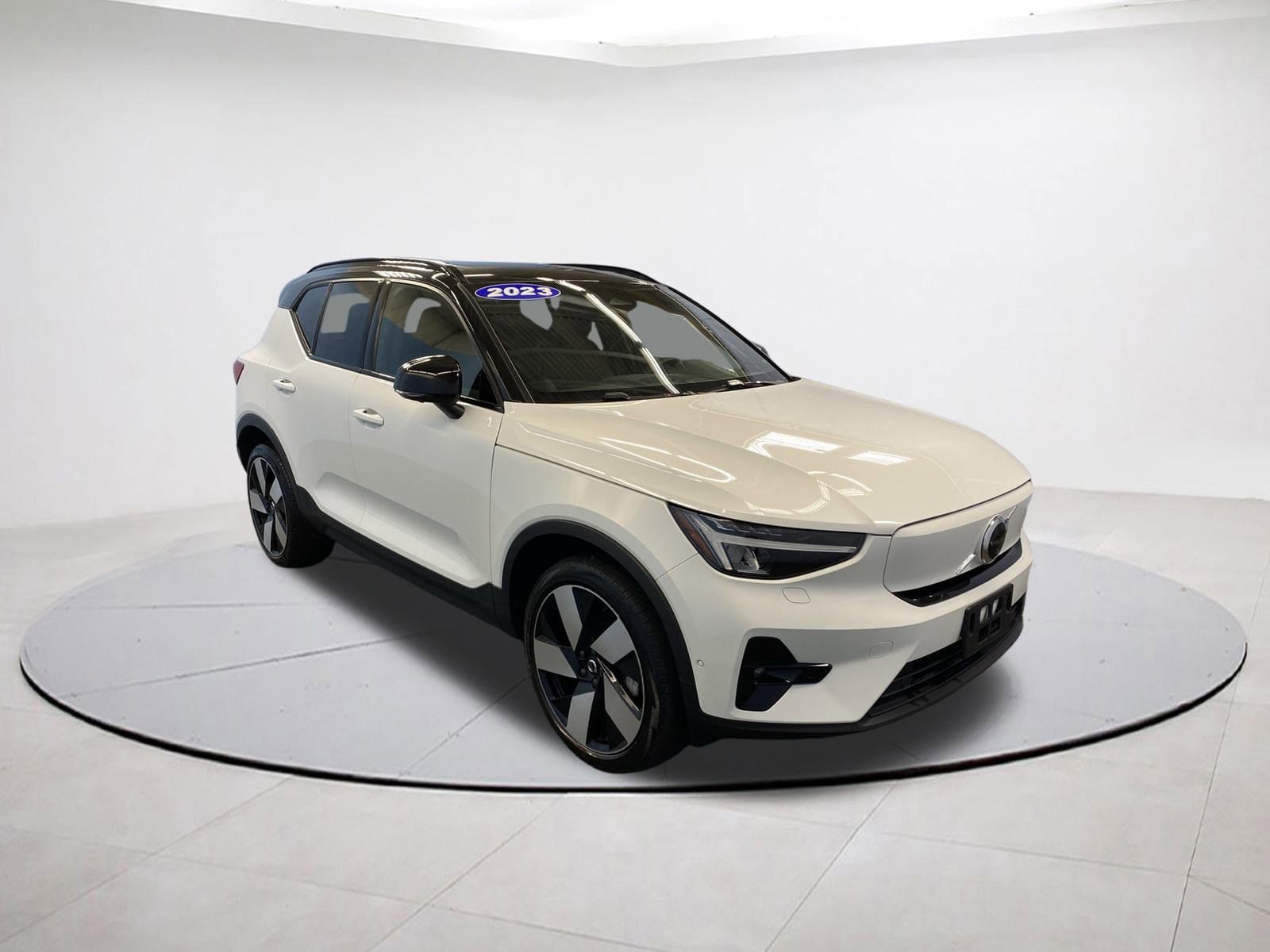 2023 Volvo XC40 Ultimate's photo