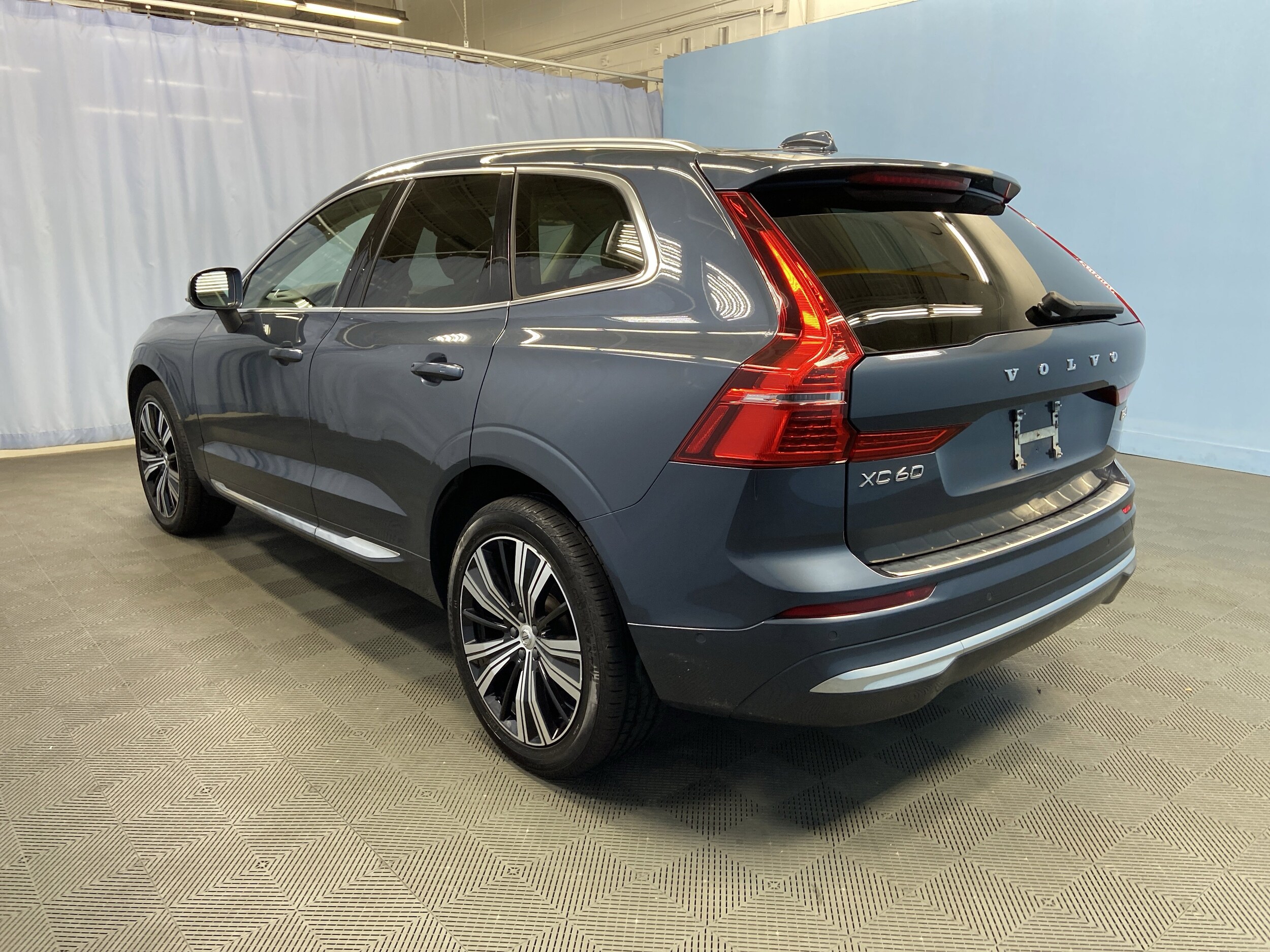 2023 Volvo XC60 Plus photo 3