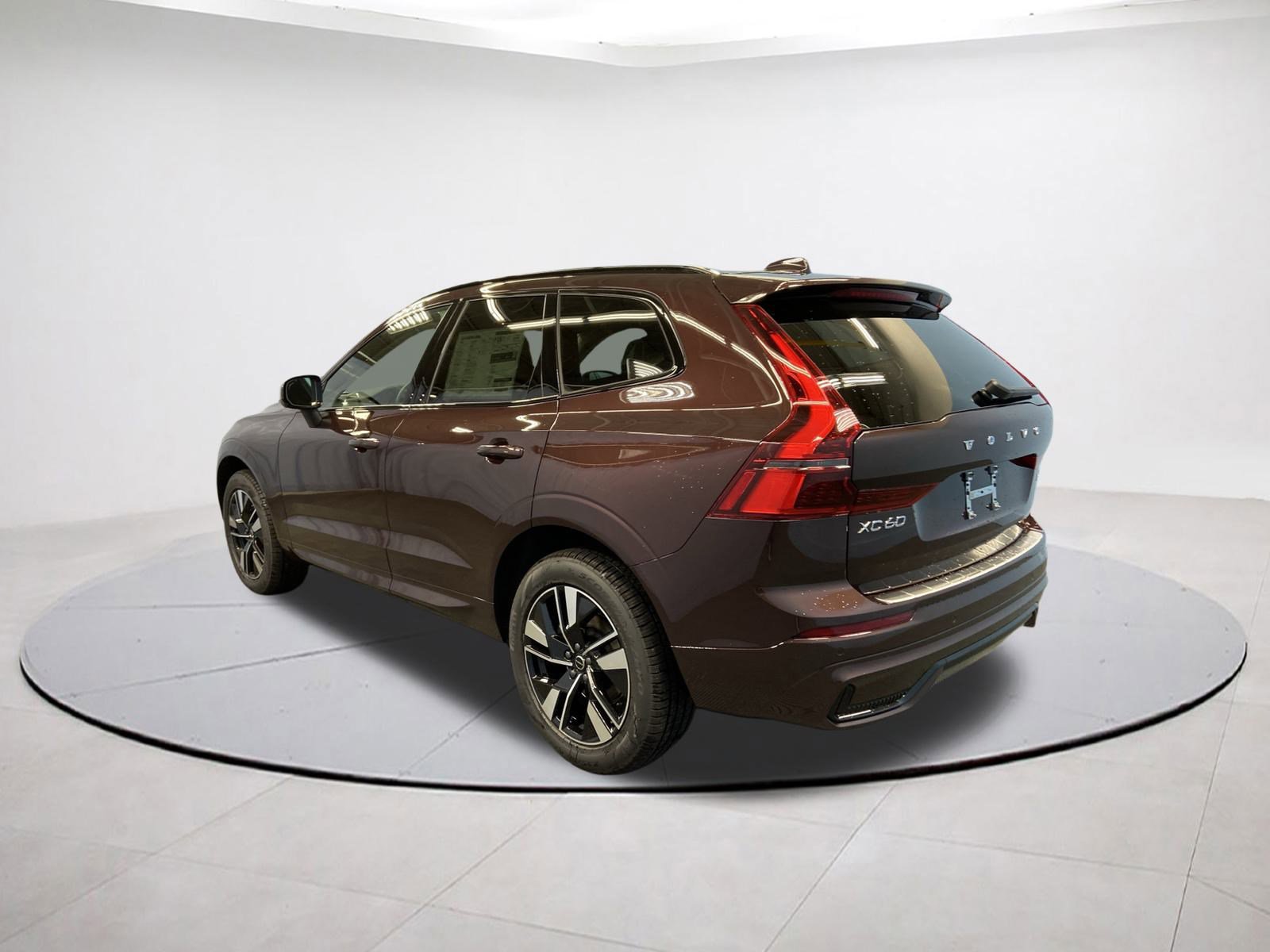 2026 Volvo XC60 B5 Core photo 4