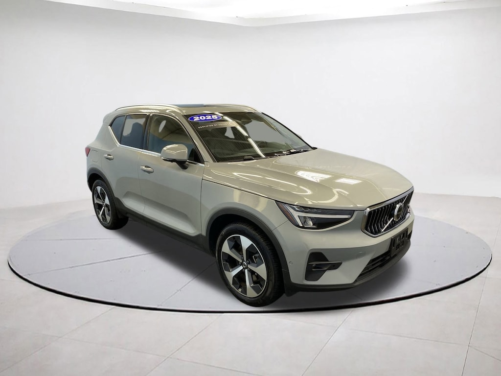 Certified 2025 Volvo XC40 Plus Bright Theme SUV