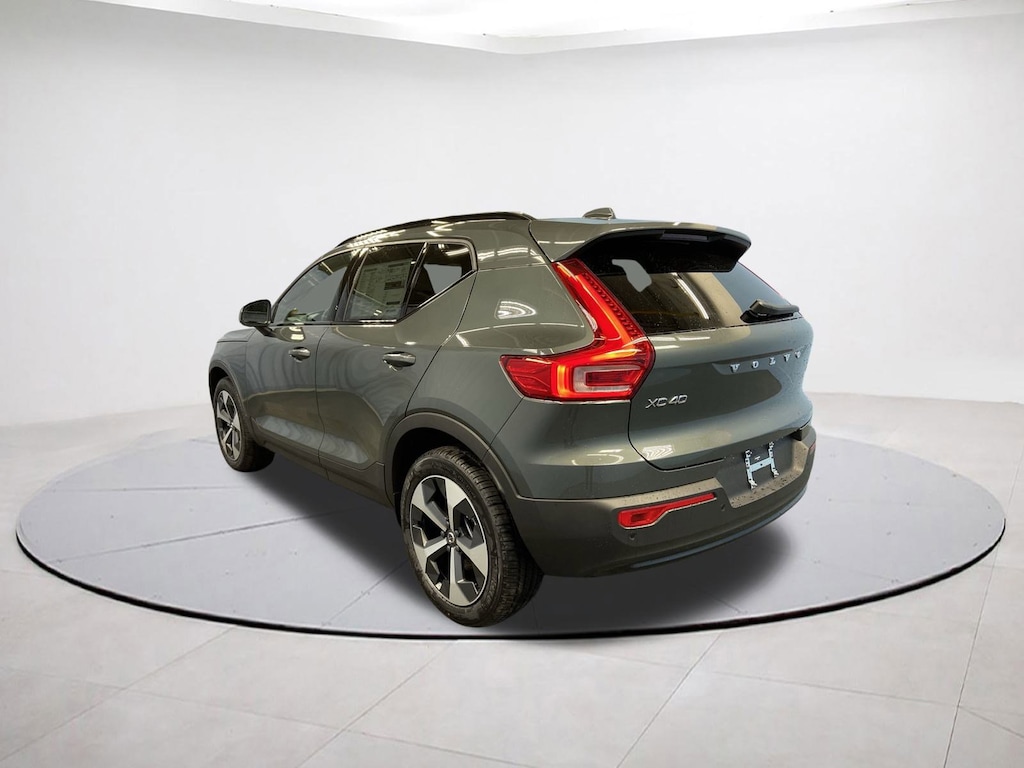 Certified 2026 Volvo XC40 B5 Core SUV