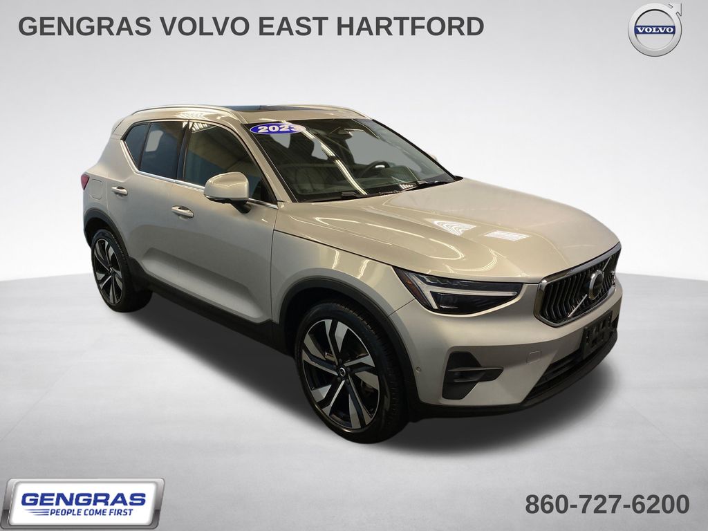 2023 Volvo XC40 B5 Ultimate Bright AWD's photo